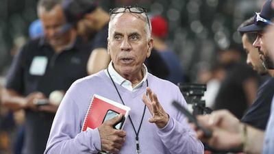 You Won't Believe Who Tim Kurkjian Saw in the Bathroom at Yankee Stadium