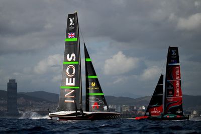 America’s Cup finally ignites as Britain peg back New Zealand with two race wins