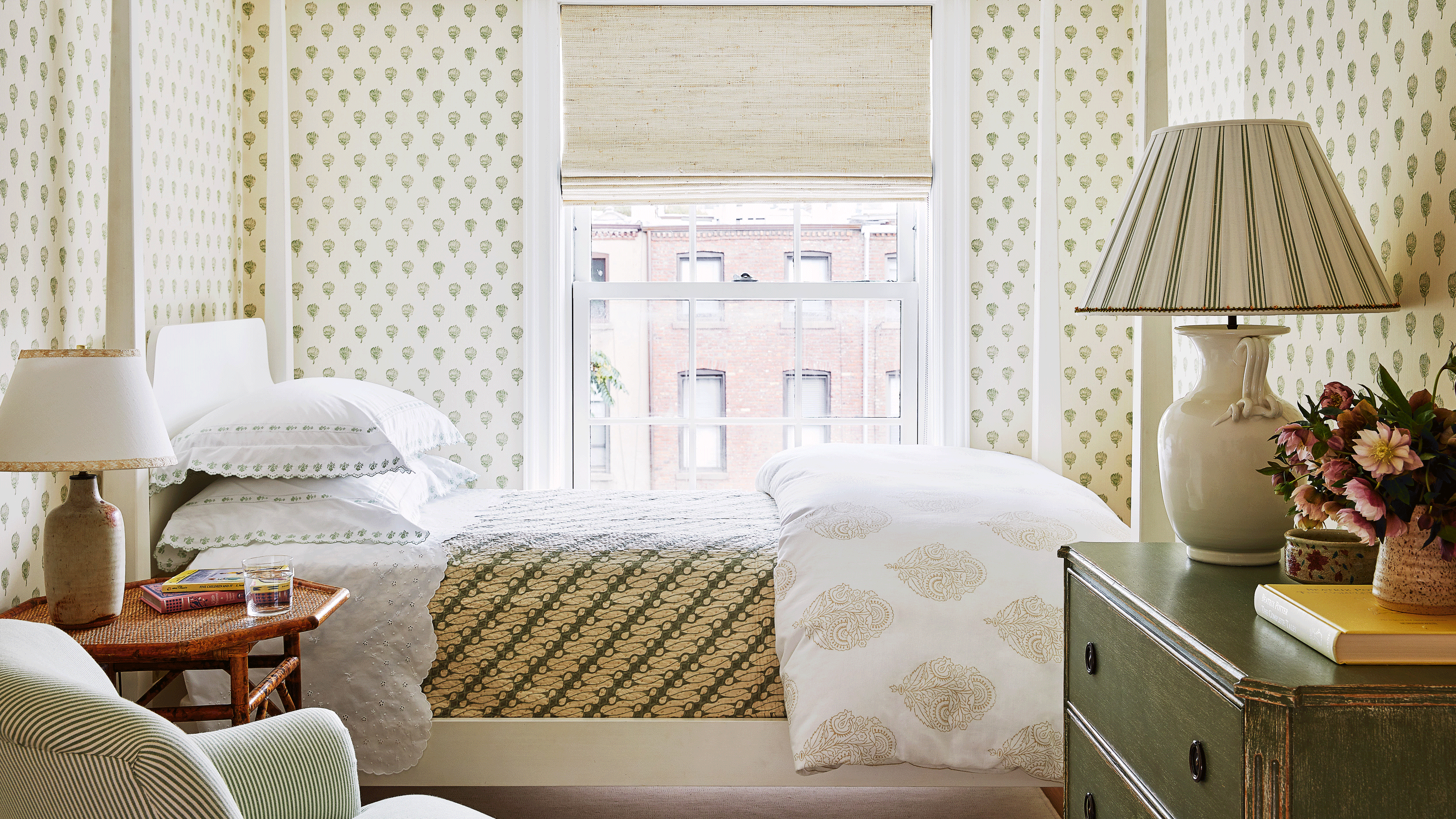 10 Small Bedroom Organization Ideas — Maximize Even the Smallest of Spaces By Following These Simple Tips