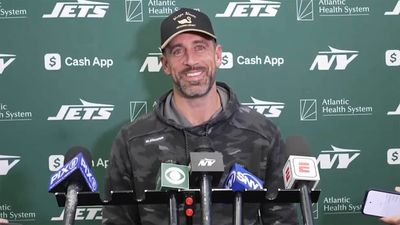 Aaron Rodgers Giddy While Recounting How He Learned About Jets' Davante Adams Trade