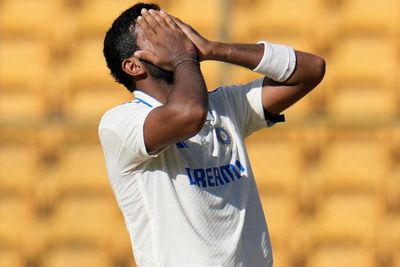 India suffer dramatic collapse to 46 all out as New Zealand run riot