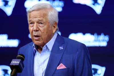 Patriots Owner Compares Trump to 'Drunk Fraternity Brother': I 'Couldn't Believe' He Got Elected