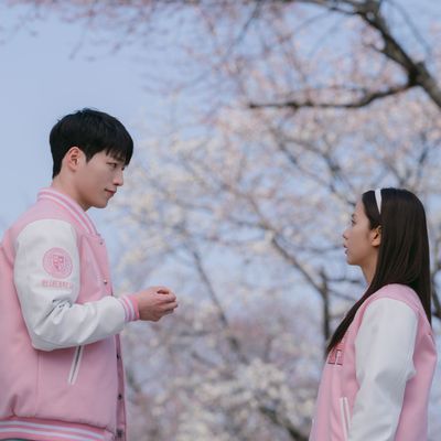 The 15 Best Romantic K-Dramas Available to Stream Right Now