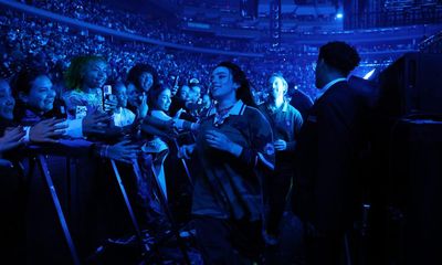 Billie Eilish review – a bravura arena set offers both energy and intimacy