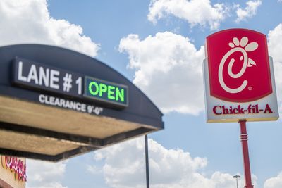 Man on Quick Trip to Chick-fil-A Faces Massive Fine After Getting Busted with Expired Plate, No Insurance: 'That's One Expensive Sandwich'