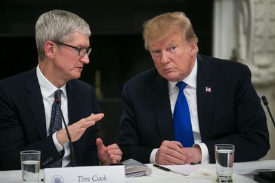 Trump praises Tim Cook, says Apple wouldn’t be as big under Steve Jobs