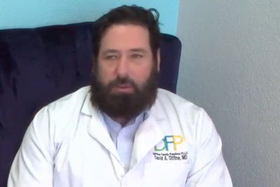 Doctor’s medical license suspended after video shows him ‘performing a sexual act’ with a staffer and ‘walking around clinic naked’