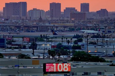 Phoenix hits record October highs during heat wave before wrapping up its warm season