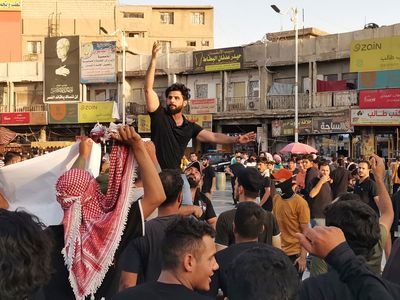 Clashes break out at protests over arrested activists in southern Iraq