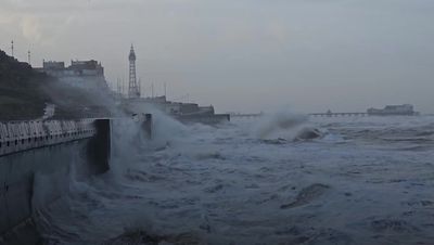 Weather: Storm Ashley to batter UK with 80mph winds as six flood alerts issued for London