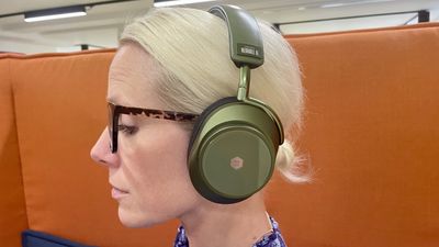 I tried the brain-hacking headphones and if you struggle to focus, you should too