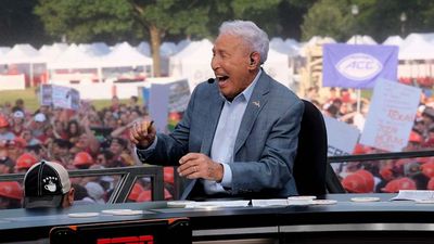 Who Did Lee Corso Pick Today? Week 8 College GameDay Headgear Choice