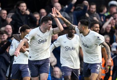 Everton impress with first away victory as Ipswich’s struggles continue