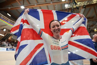 'More than a dream' - Anna Morris 'in shock' after beating world record holder to win individual pursuit gold