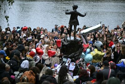 Fans Gather To Mourn Liam Payne's Death At UK And Other Vigils