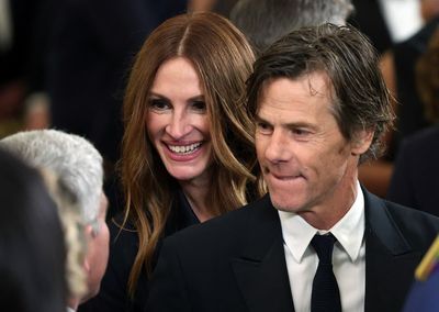 Julia Roberts makes rare comment about early relationship with husband Danny Moder