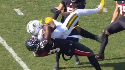 Texans Players Confused About Personal Foul Penalty After Linebacker Suplexes WR