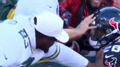 Packers Fans Physically Deny Joe Mixon's Attempted Lambeau Leap After TD