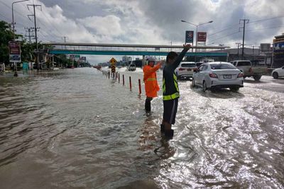 Flooding continues in five Thai provinces