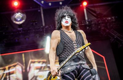 KISS' Paul Stanley calls out Jane's Addiction for onstage brawl