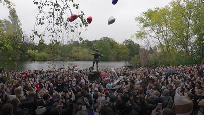 Liam Payne fans hold memorials in London and across the world for One Direction singer