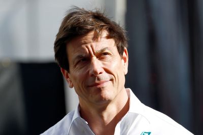 Wolff labels Red Bull bib device "outrageous", laughs at "Bugs Bunny" tool