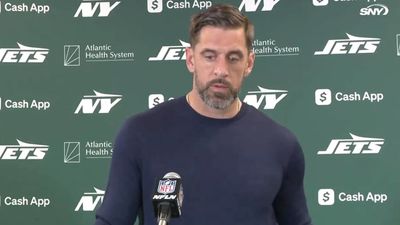 Aaron Rodgers Takes Hostile Shot at New York Media After Jets’ Loss to Steelers