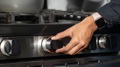 Did I leave the stove on?! This smart knob lets you turn off the burners remotely