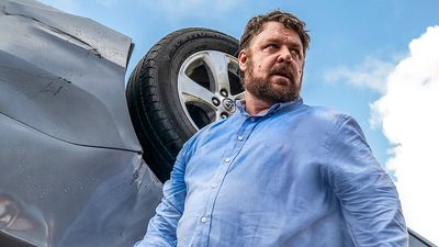 Netflix just added an Unhinged thriller movie that shows off Russell Crowe as a road-raging psycho