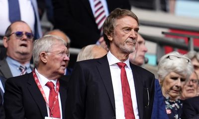 Manchester United’s £2m a year for Alex Ferguson as staff were axed was not a good look