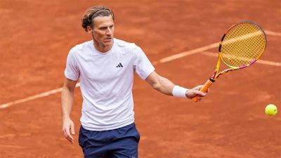 Former Uruguay striker Diego Forlan to play in professional tennis tournament