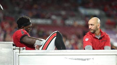 Chris Godwin Appeared to Say Inspiring Message While Being Carted Off Field