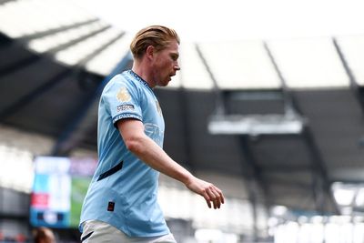 Man City: Pep Guardiola issues worrying injury update on Kevin De Bruyne and Kyle Walker