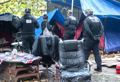 Homeless camp in Park Lane dismantled by TfL and Westminster Council