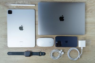 What Apple Stock Investors Need to Know Ahead of Q4 Earnings