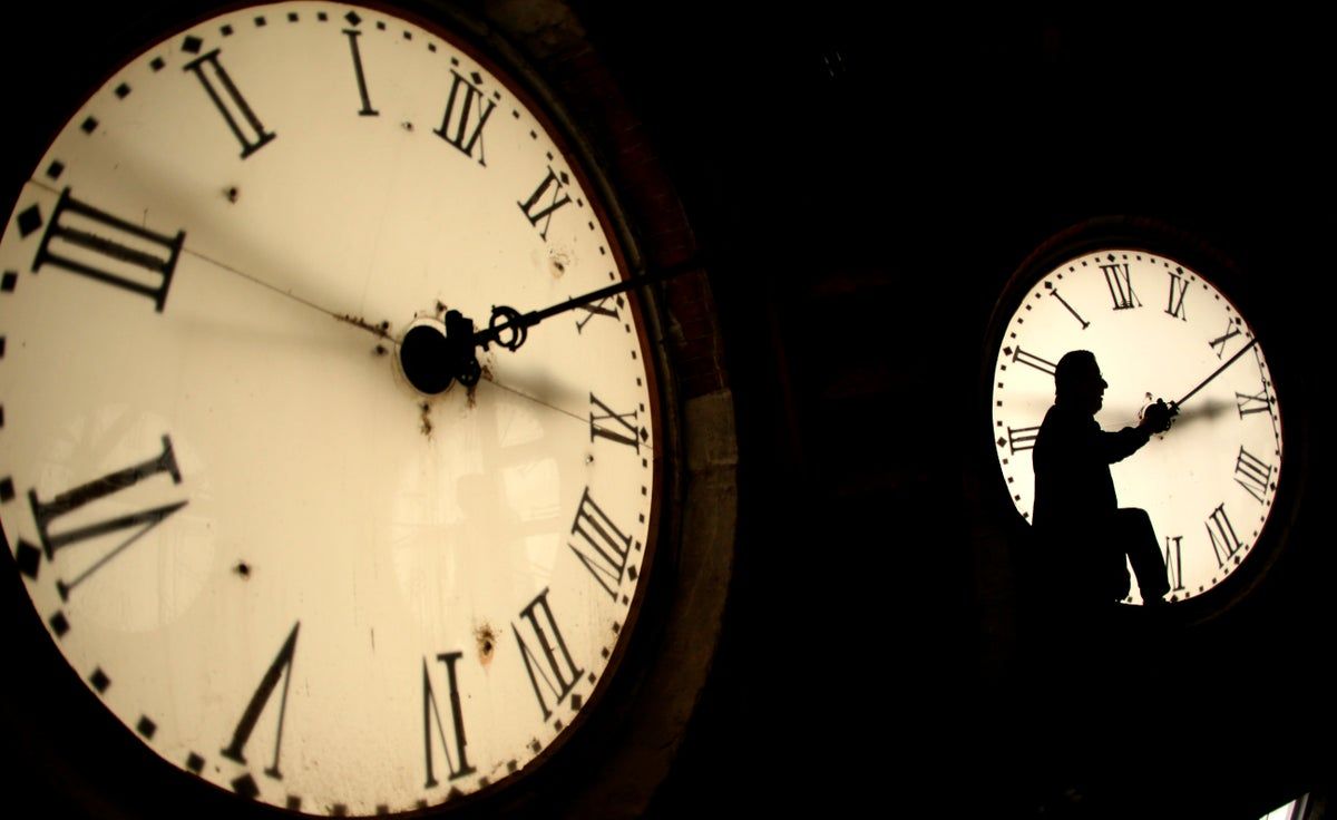 Government told to stop changing the clocks as doctors…