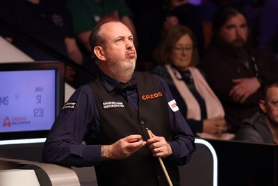 Mark Williams takes swipe at Stephen Hendry over new cue criticism