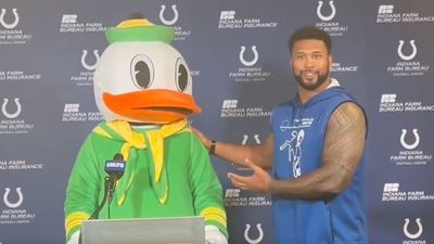 Colts' DeForest Buckner Made Ohio State-Alum Teammate Pay Off Bet in Comical Fashion