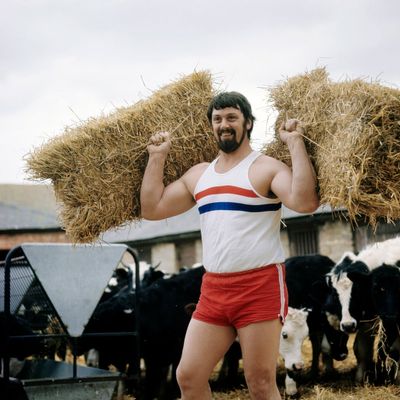 Geoff Capes: British shot put record holder dies aged 75