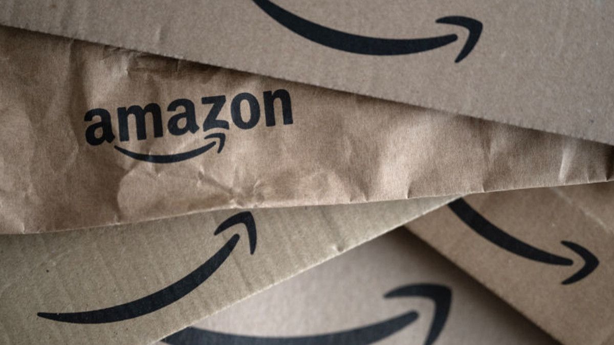 Amazon is selling an 89 oscillating space heater that…