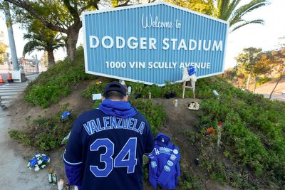 Angelenos mourn Mexican-born pitcher Fernando Valenzuela, who starred for the Dodgers in the 1980s