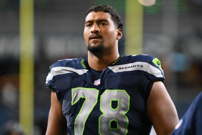 Seahawks place T Stone Forsythe on injured reserve, claim LB Josh Ross on waivers