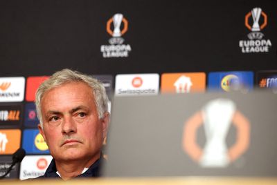 Manchester United face ghosts of their past as Jose Mourinho aims to push Erik ten Hag to the edge