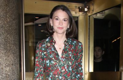 Sutton Foster files for divorce