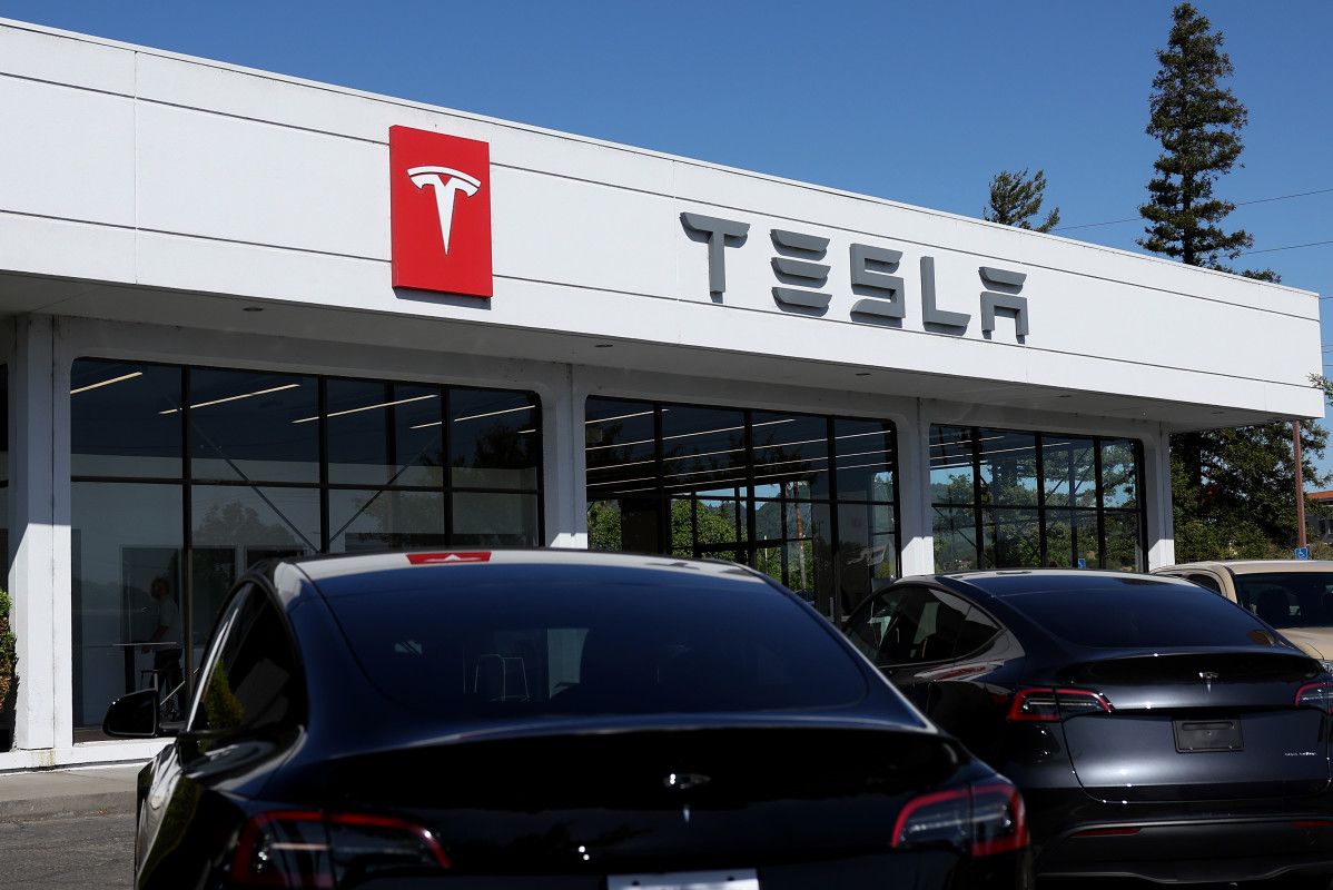 Analysts overhaul Tesla stock price target after…