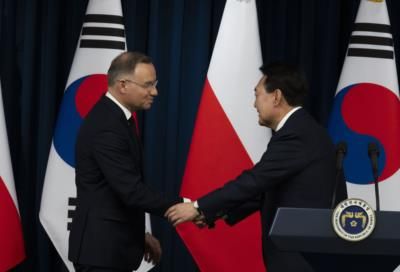 South Korea Considers Supplying Weapons To Ukraine Amid Conflict