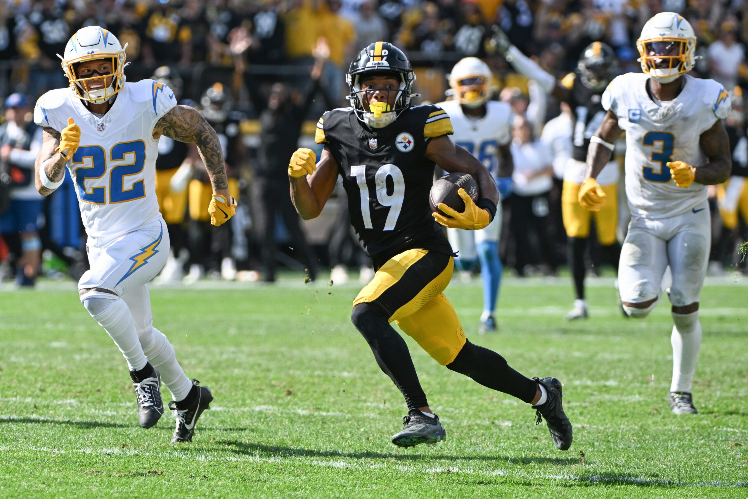 ESPN reporter believes Steelers’ WR may be traded by…