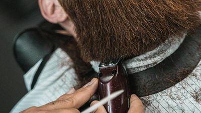 How to choose a beard trimmer for longer beards: tips for taming your facial hair