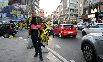 Fenerbahce 1-1 Manchester United: Europa League – live