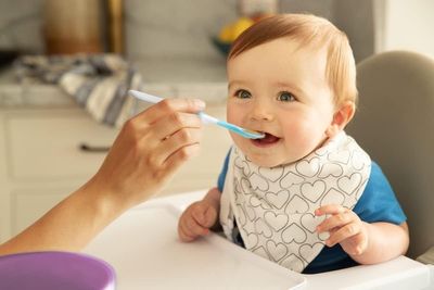 Best baby weaning spoons for their first food experiences